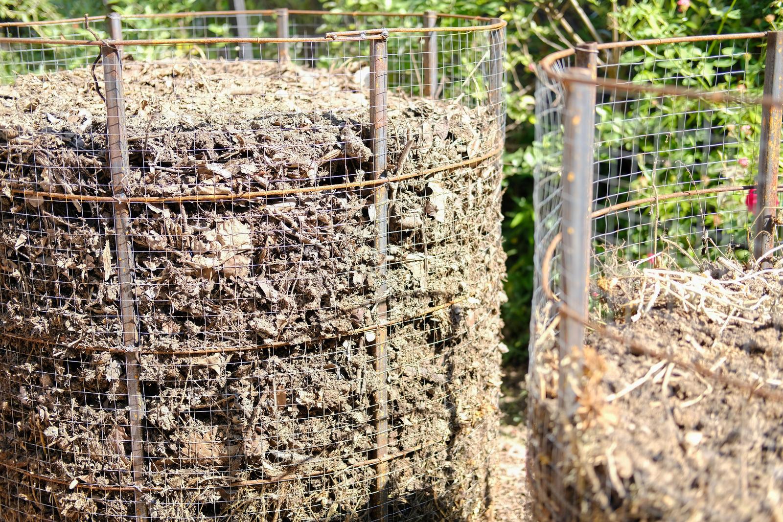 Easy Steps for Building Your Own Compost Bin