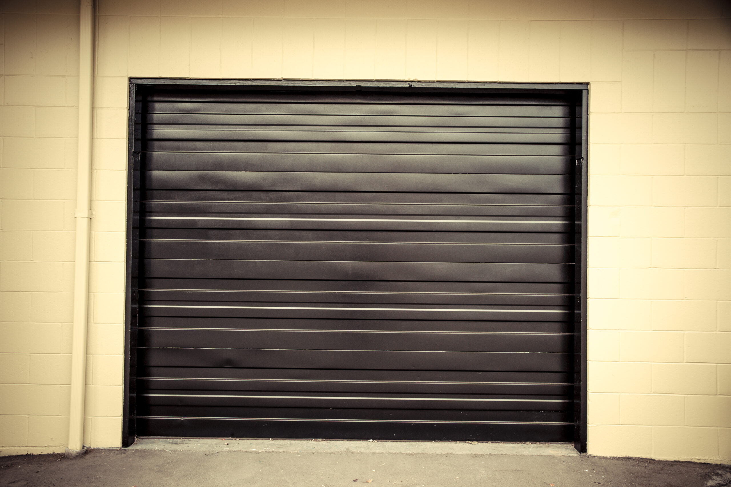 Fixing a Faulty Garage Door: Step-by-Step Guide
