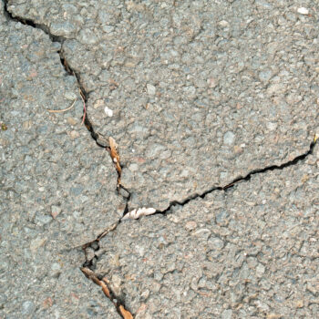 Revive Your Driveway: Easy Steps to Fix a Damaged Surface